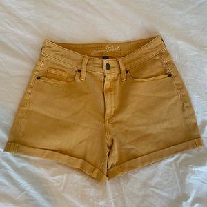 Universal Threads Shorts